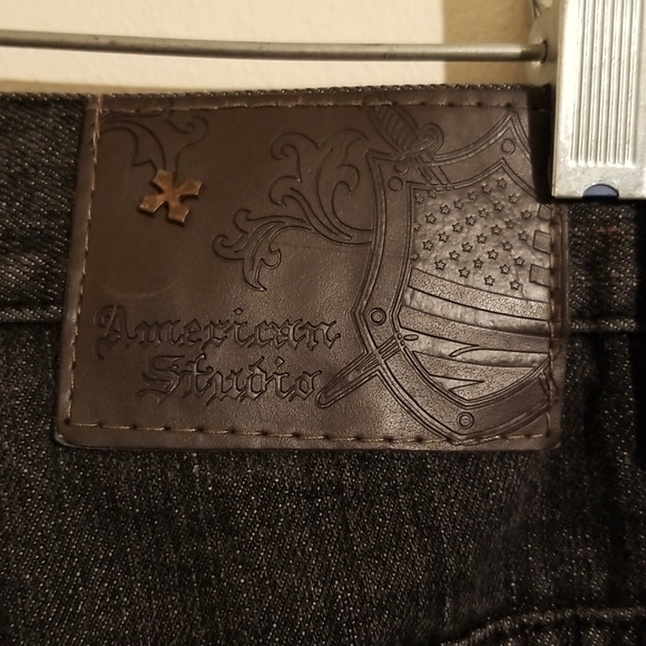 American studio men's black cropped capris - Picture 16 of 17